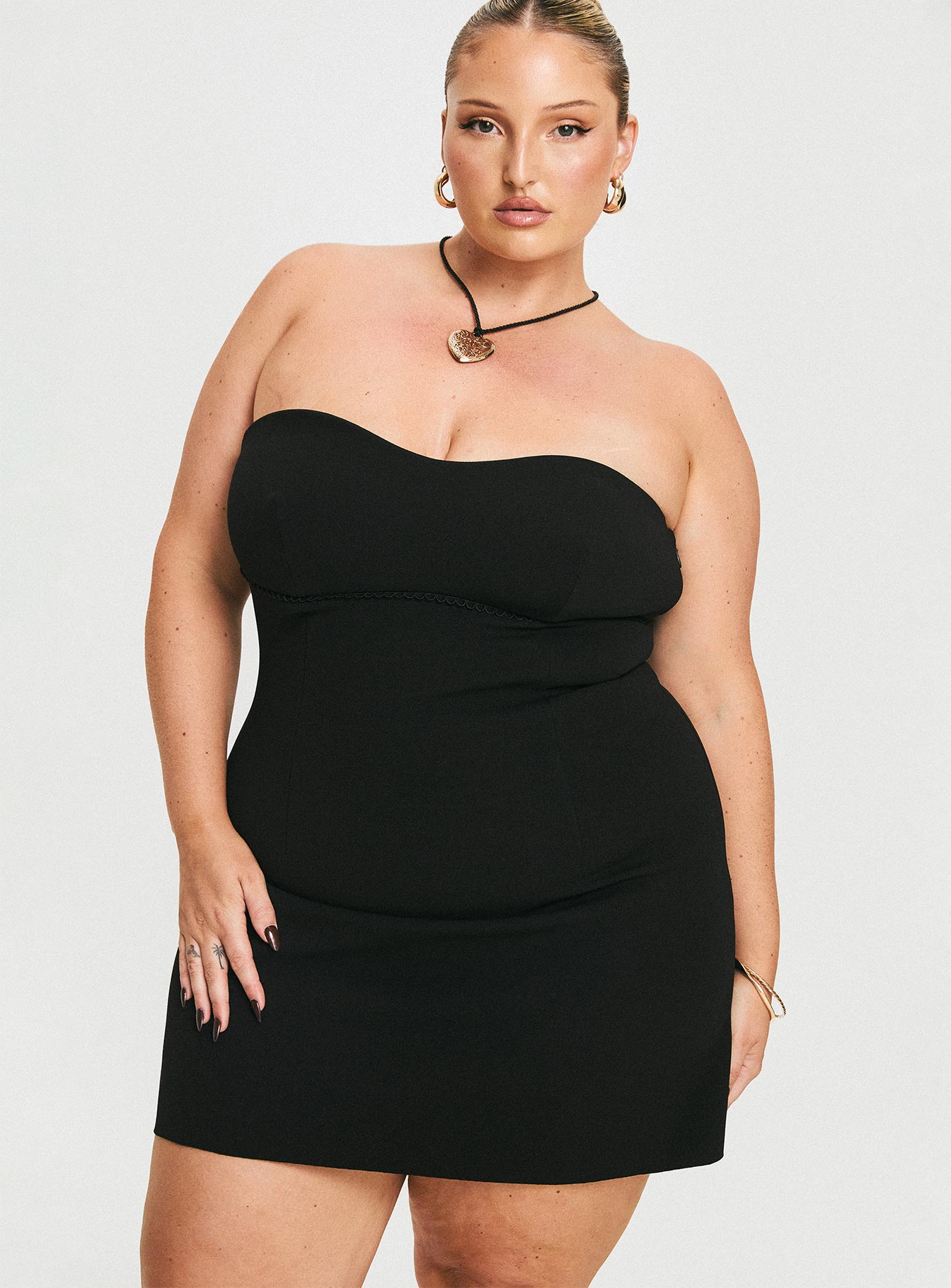 Simple Sweetheart Mini Dress Black Curve
